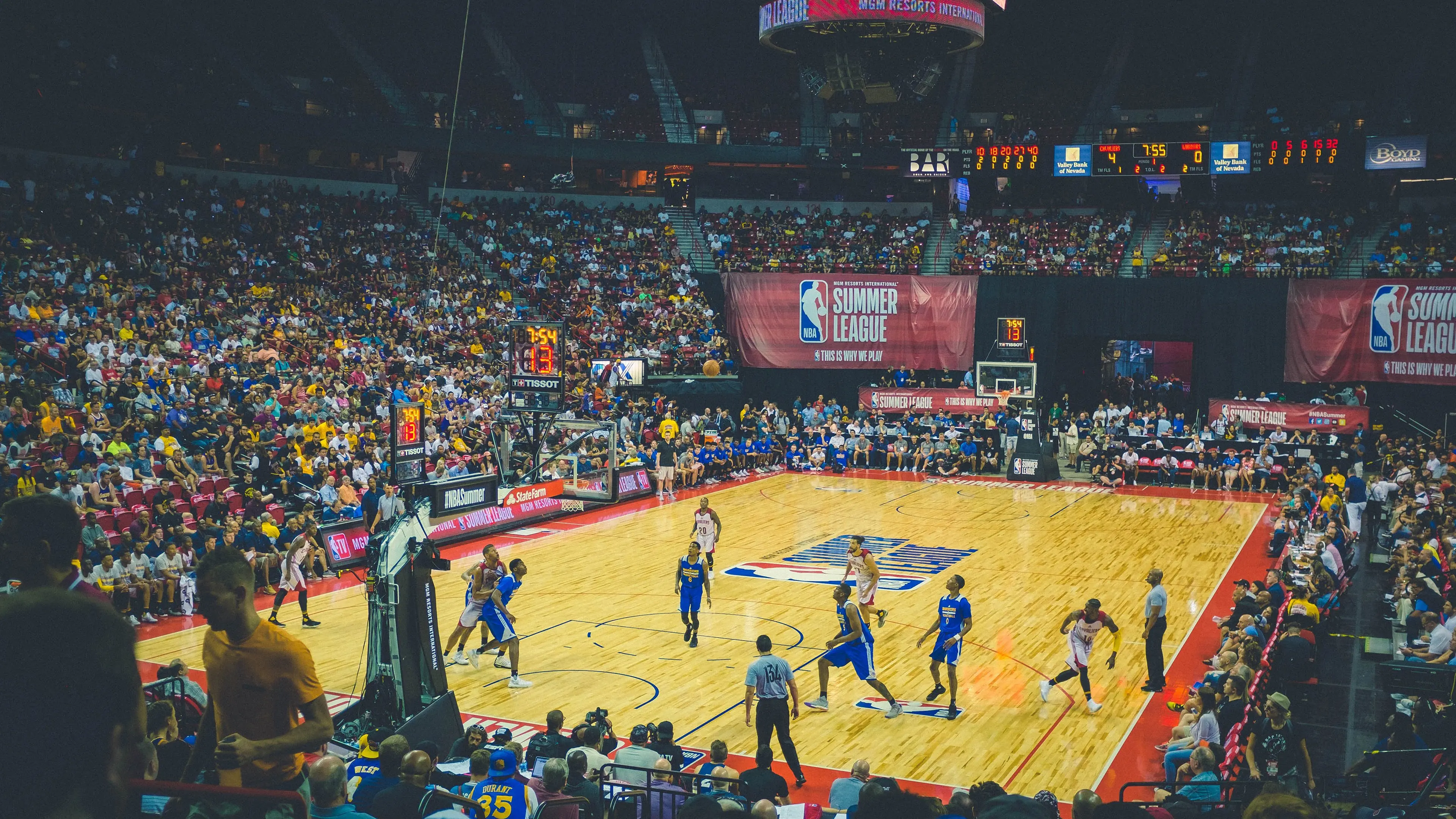 长板滑行比赛：风驰电掣的青春赛道，长板滑行技巧